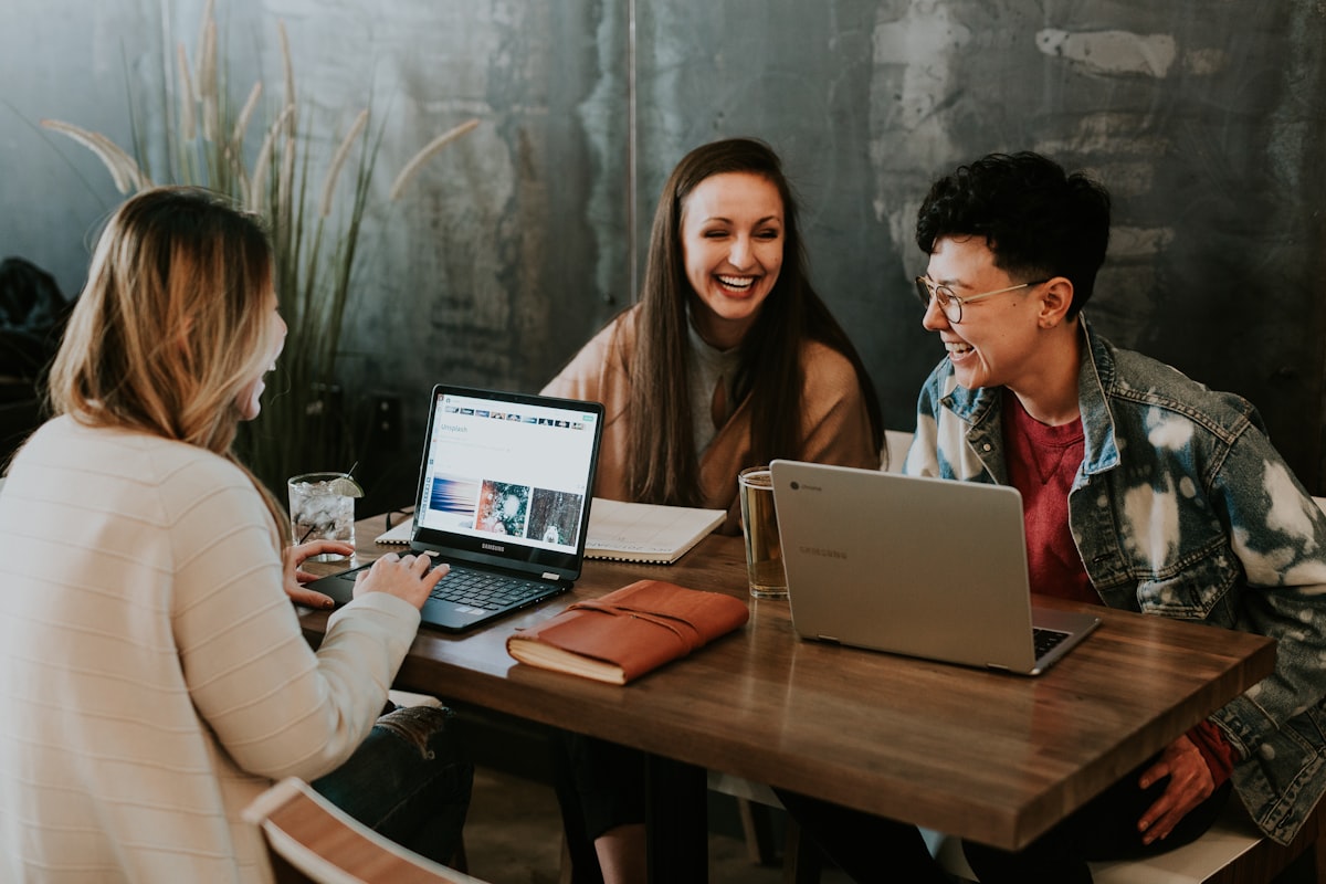 Freelancing vs Employment: What New Tech Graduates Should Choose First